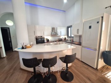 196065-detached-villa-for-sale-in-choletriafu