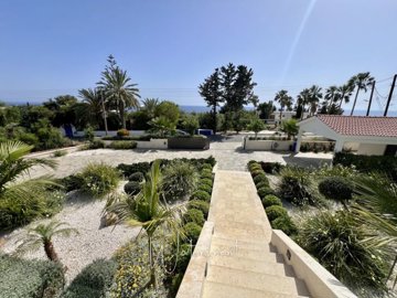 183271-detached-villa-for-sale-in-sea-caves-s