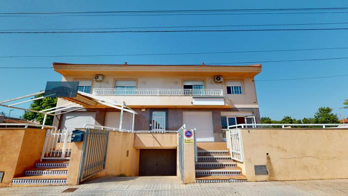 Image No.12-4 Bed Commercial for sale