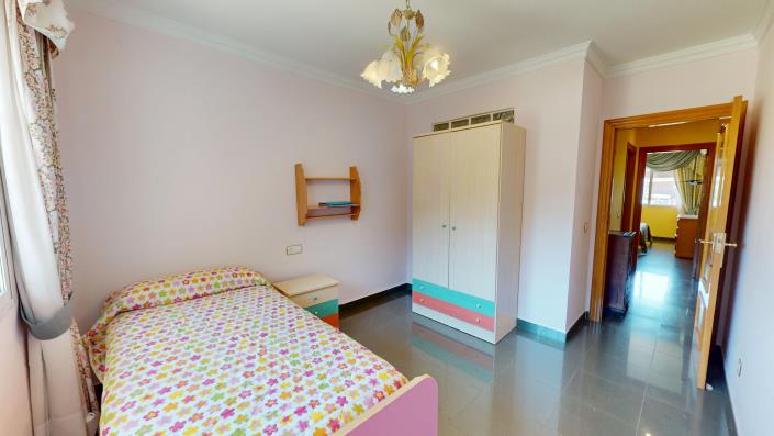 Image No.15-4 Bed Commercial for sale