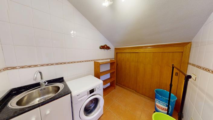 Image No.24-4 Bed Commercial for sale