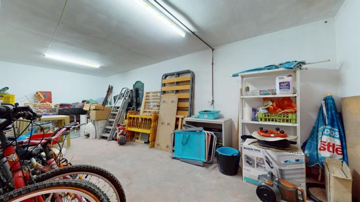 Image No.29-4 Bed Commercial for sale