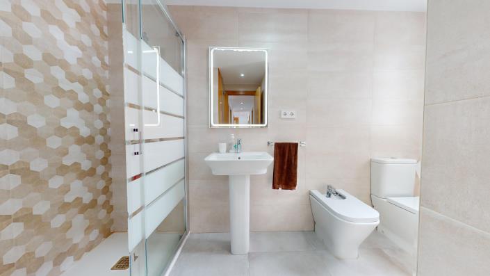 Image No.16-4 Bed Apartment for sale