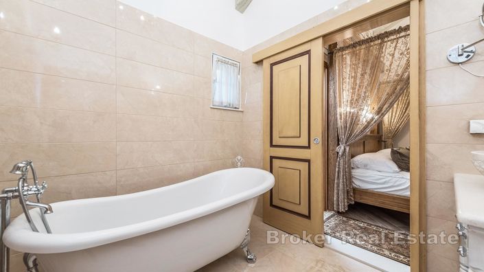 Image No.12-3 Bed Villa for sale