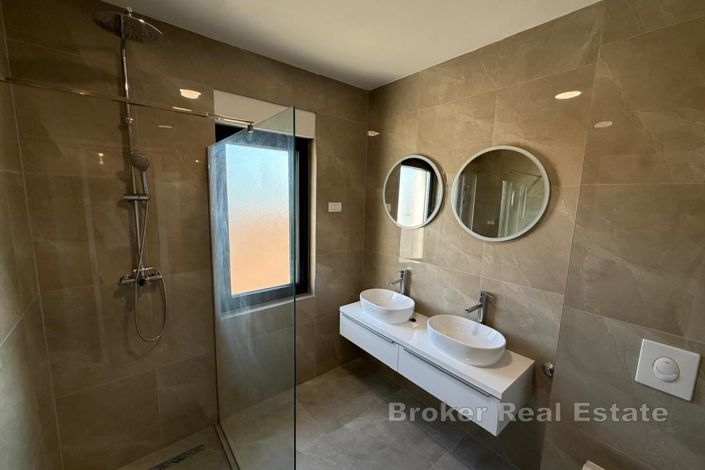 Image No.10-3 Bed Apartment for sale