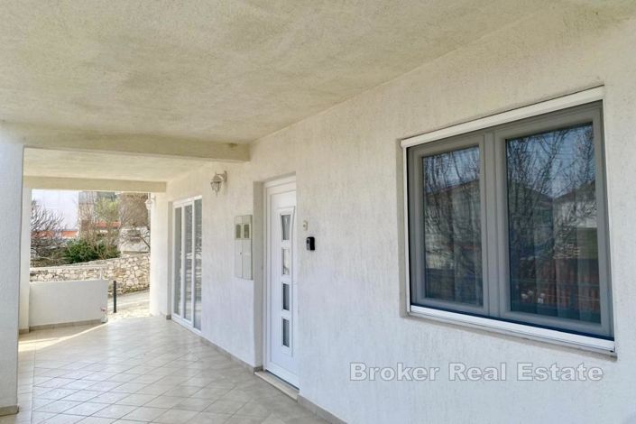 Image No.2-5 Bed Villa for sale