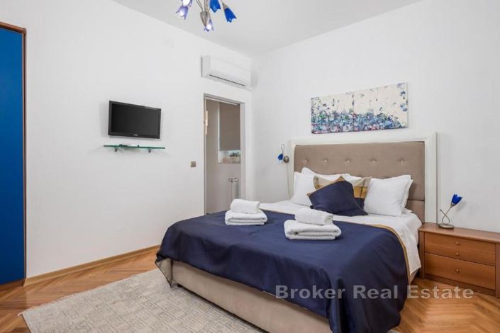 Image No.14-9 Bed Villa for sale