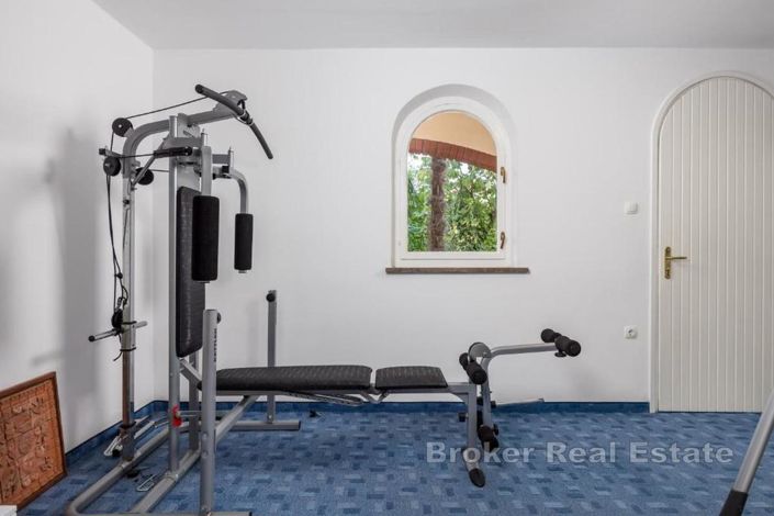 Image No.16-9 Bed Villa for sale