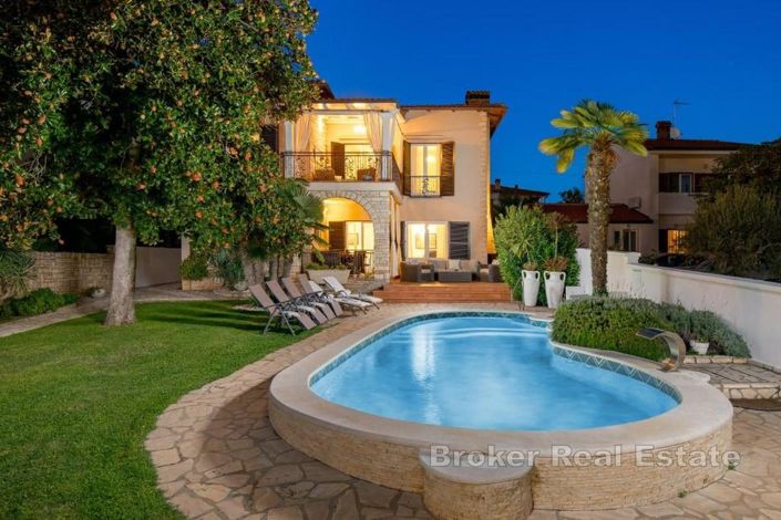 Image No.17-9 Bed Villa for sale