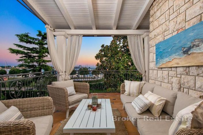 Image No.6-9 Bed Villa for sale