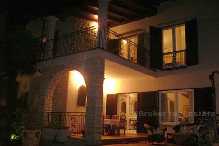 Image No.7-9 Bed Villa for sale