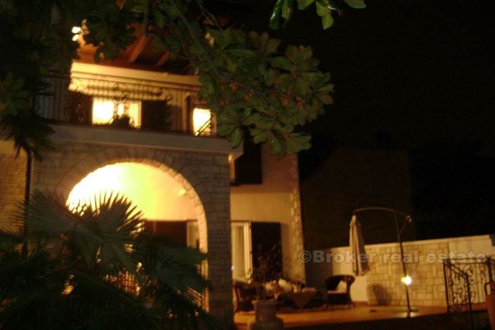 Image No.9-9 Bed Villa for sale