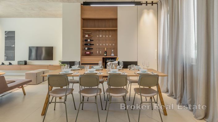 Image No.10-4 Bed Villa for sale