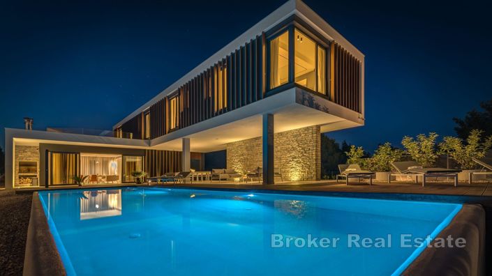 Image No.2-4 Bed Villa for sale