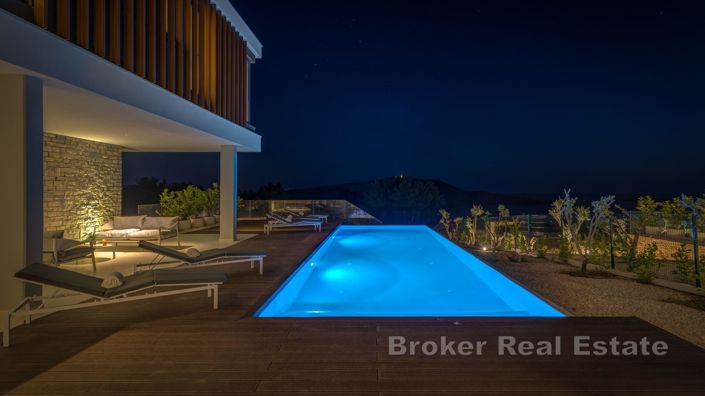 Image No.4-4 Bed Villa for sale