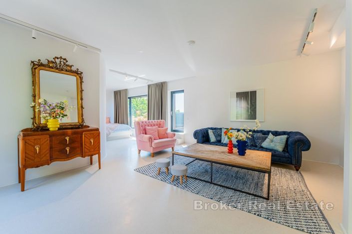 Image No.10-3 Bed Villa for sale