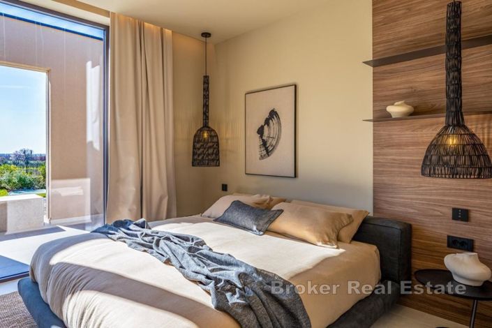 Image No.12-4 Bed Villa for sale