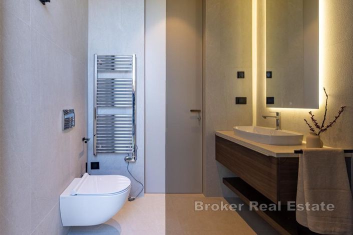 Image No.14-4 Bed Villa for sale