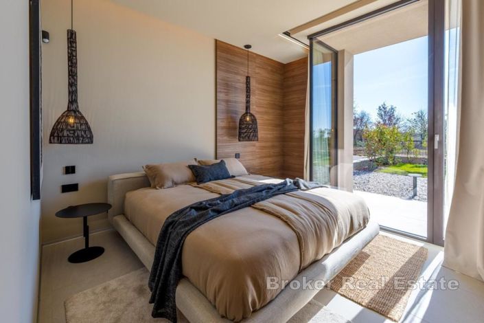 Image No.18-4 Bed Villa for sale