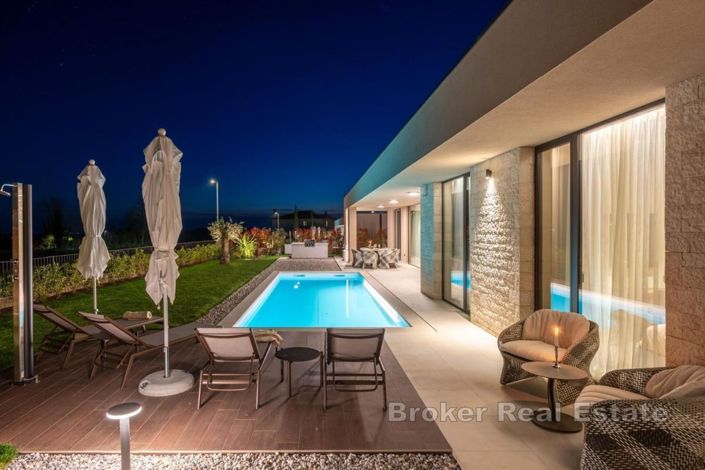 Image No.2-4 Bed Villa for sale