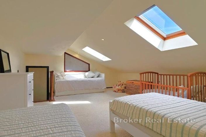 Image No.10-4 Bed Villa for sale