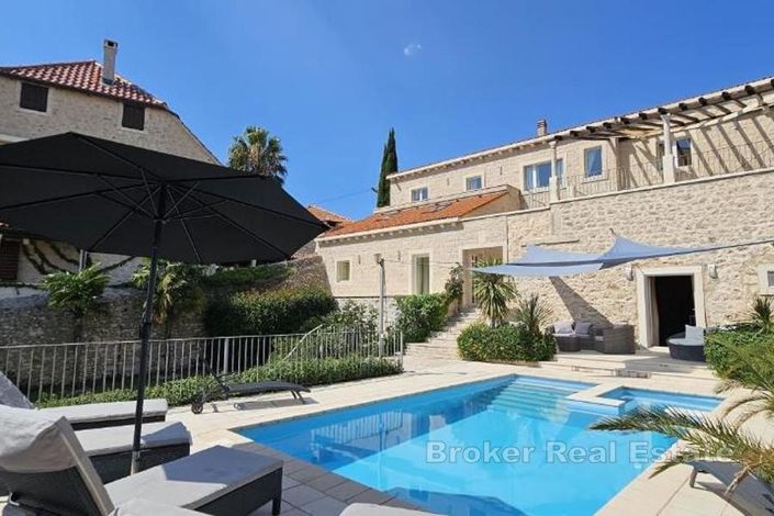 Image No.15-4 Bed Villa for sale