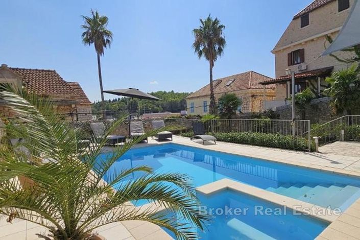 Image No.2-4 Bed Villa for sale