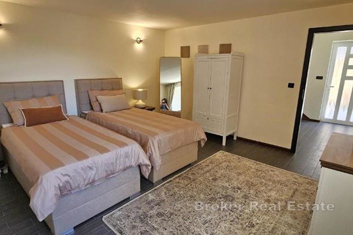 Image No.8-4 Bed Villa for sale