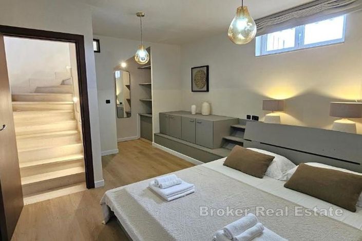 Image No.9-4 Bed Villa for sale