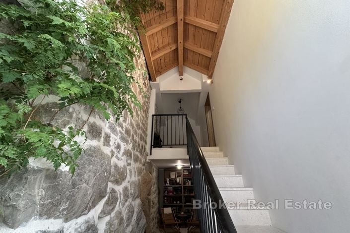 Image No.10-2 Bed Villa for sale