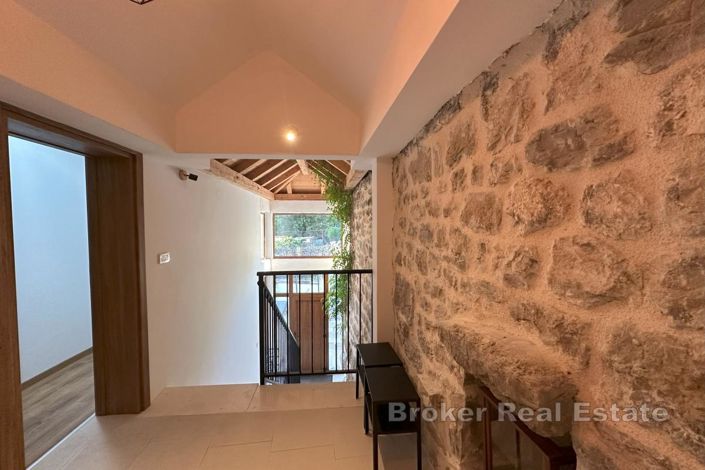 Image No.9-2 Bed Villa for sale