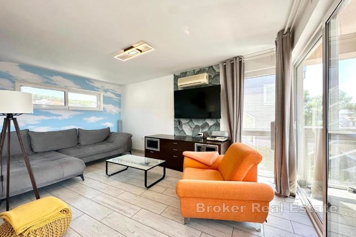 Image No.3-6 Bed Villa for sale