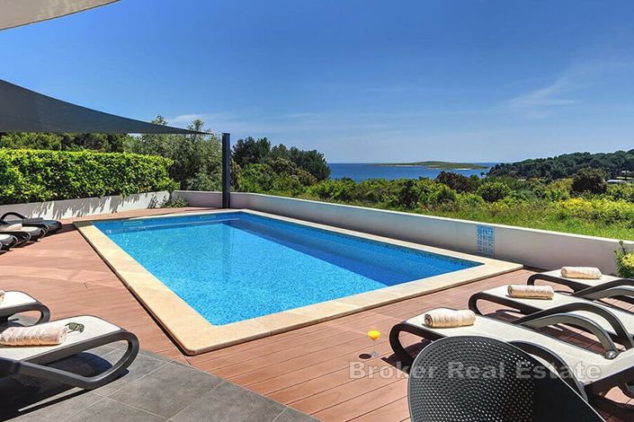 Image No.15-9 Bed Villa for sale