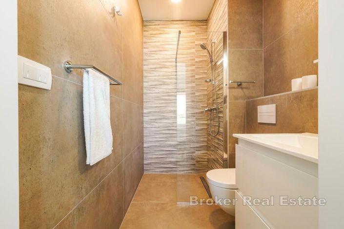 Image No.8-Appartement de 2 chambres à vendre à Trogir