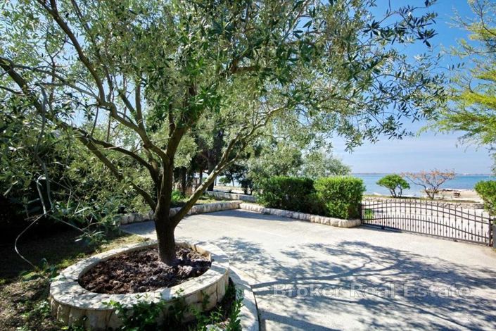 Image No.17-16 Bed Villa for sale