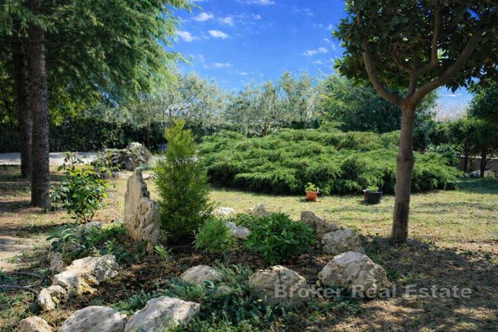 Image No.3-16 Bed Villa for sale