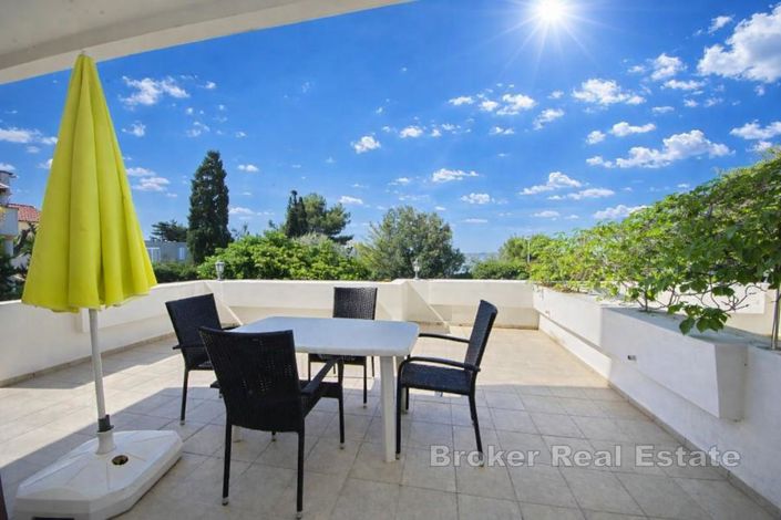 Image No.5-16 Bed Villa for sale