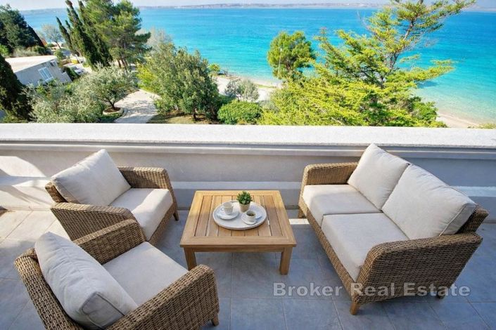 Image No.6-16 Bed Villa for sale