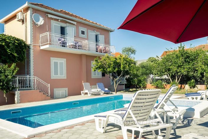 Image No.2-6 Bed Villa for sale