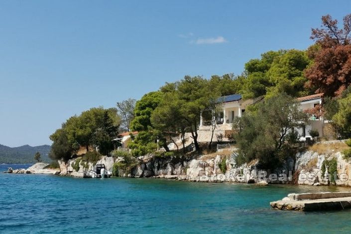 Image No.5-8 Bed Villa for sale