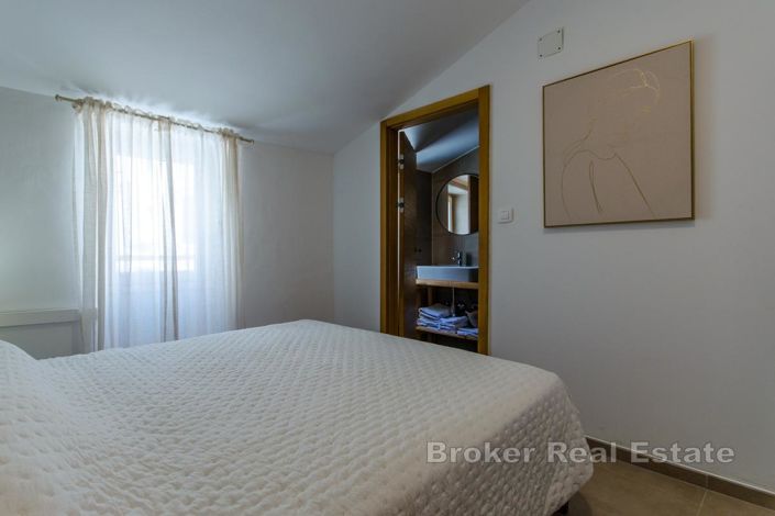 Image No.14-7 Bed Villa for sale