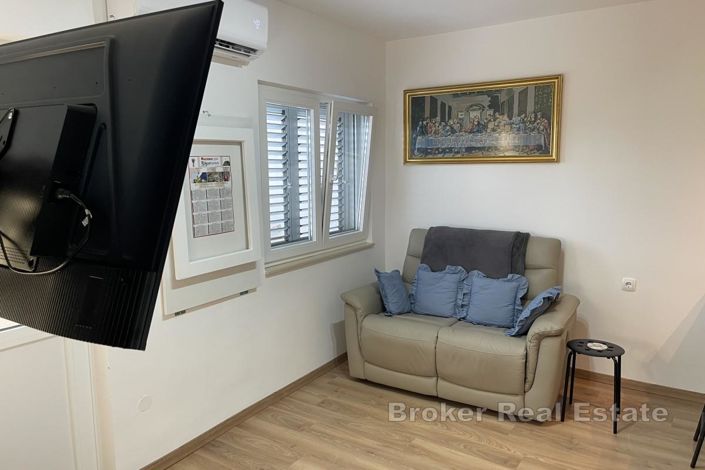 Image No.9-8 Bed Villa for sale