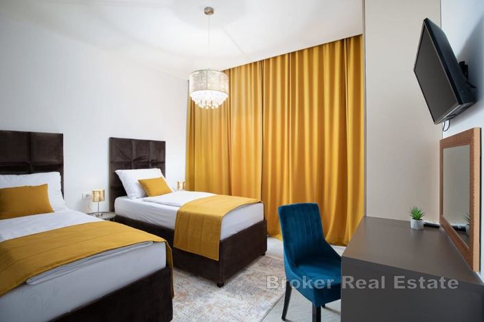 Image No.15-8 Bed Villa for sale