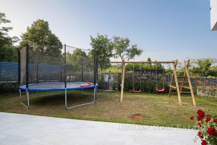 Image No.18-8 Bed Villa for sale