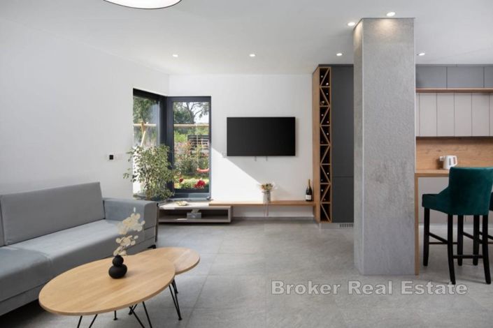 Image No.4-8 Bed Villa for sale