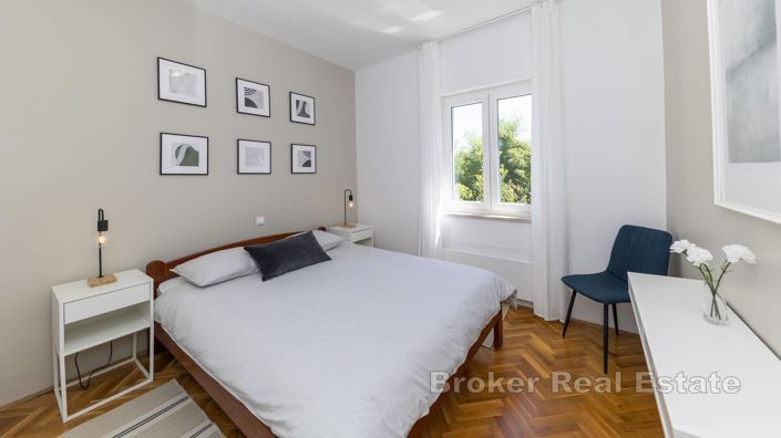 Image No.12-6 Bed Villa for sale