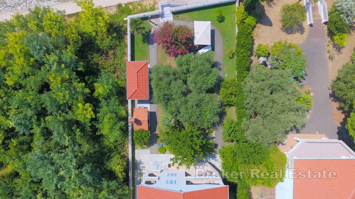 Image No.2-6 Bed Villa for sale