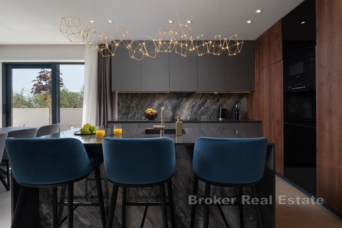 Image No.12-4 Bed Villa for sale