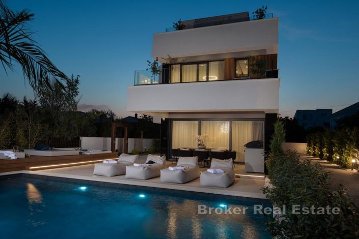 Image No.20-4 Bed Villa for sale