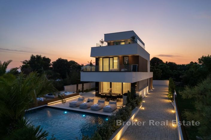 Image No.22-4 Bed Villa for sale